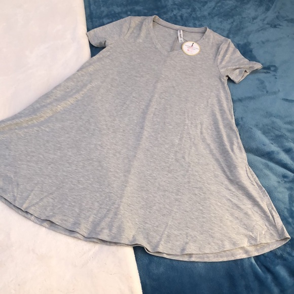 Dress - Picture 2 of 5